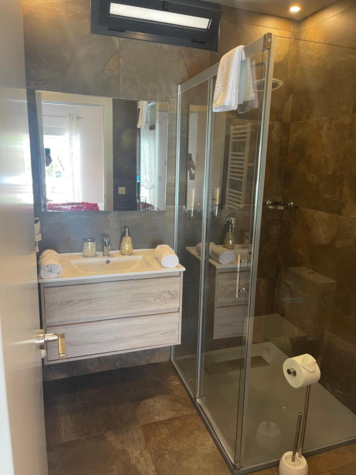 1 Habitacion Con Bano Privado Frente A La Piscina, Maximo Para 4 Personas, No Es La Casa Completa,1Cama Y 1 Sofa-Cama San Vicente Raspeig Екстер'єр фото