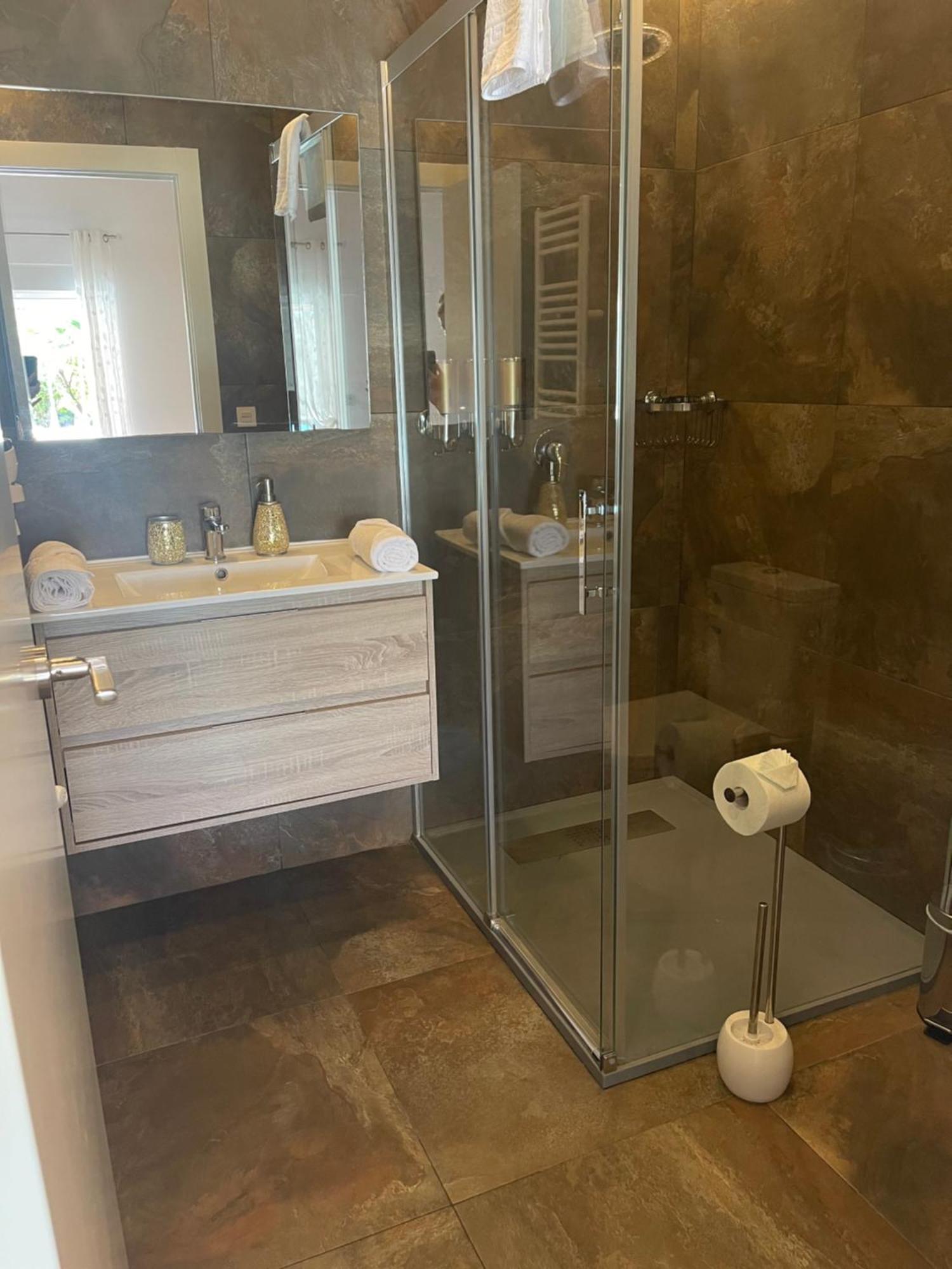 1 Habitacion Con Bano Privado Frente A La Piscina, Maximo Para 4 Personas, No Es La Casa Completa,1Cama Y 1 Sofa-Cama San Vicente Raspeig Екстер'єр фото