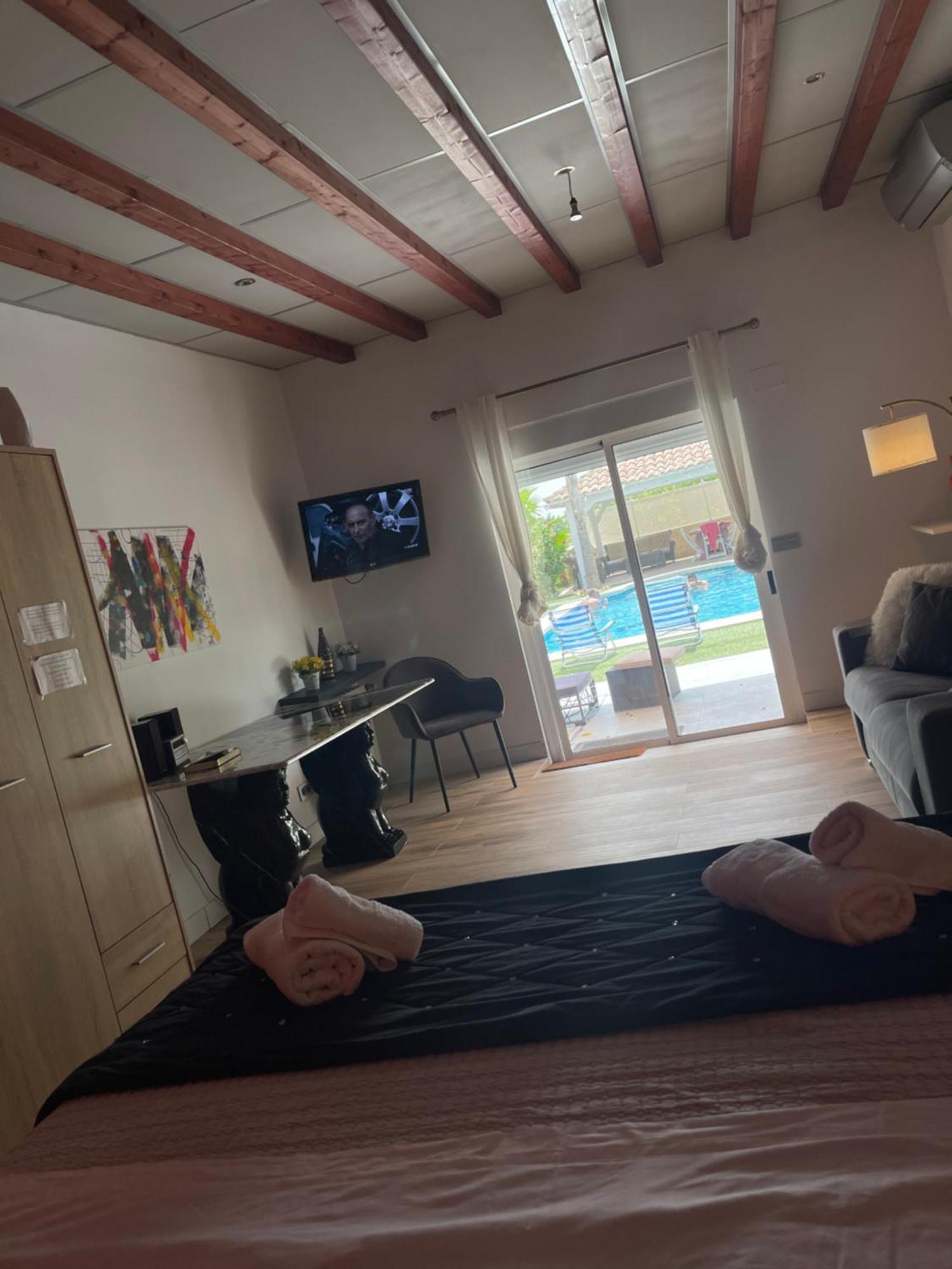 1 Habitacion Con Bano Privado Frente A La Piscina, Maximo Para 4 Personas, No Es La Casa Completa,1Cama Y 1 Sofa-Cama San Vicente Raspeig Екстер'єр фото